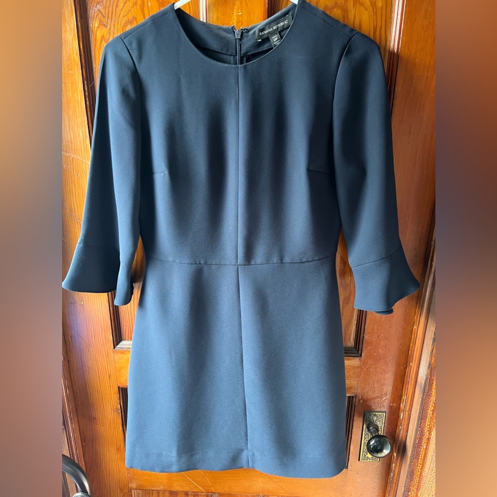 Banana republic size 0, petite navy blue three-quarter sleeve dress